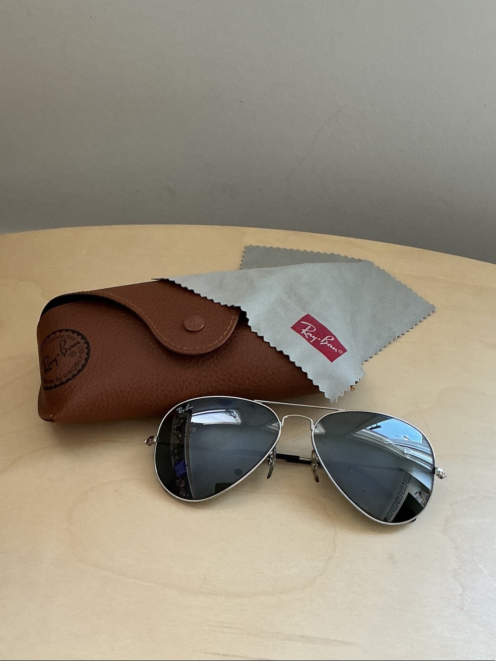 Ray-Ban Silver Aviator Sunglasses with Gray Lenses